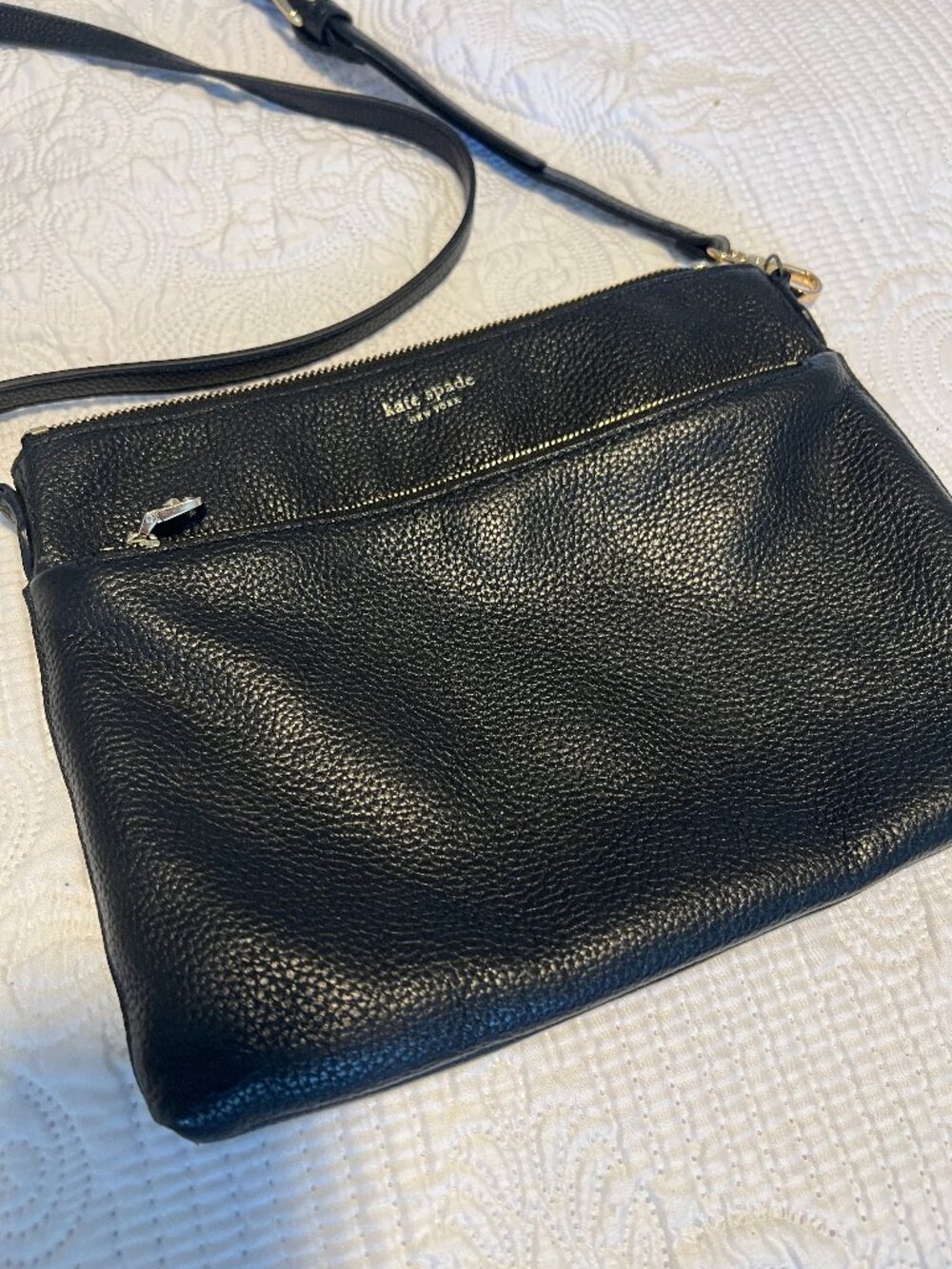 Kate Spade Black Pebbled Leather Crossbody Bag Gold Hardware Zip Top Classic Eve